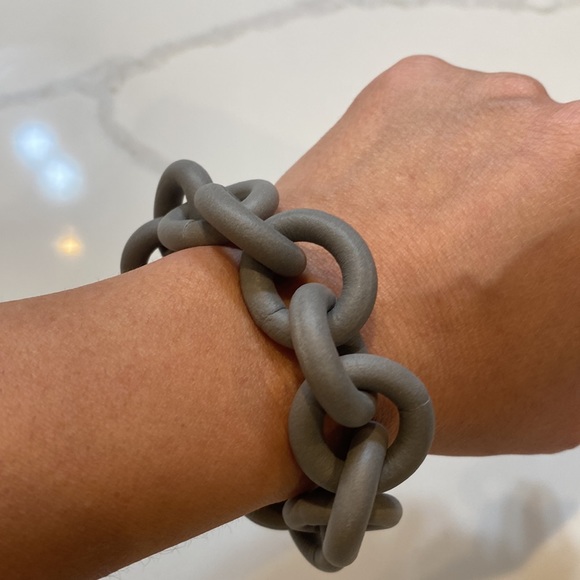 Gray Link Bracelet - Picture 3 of 3